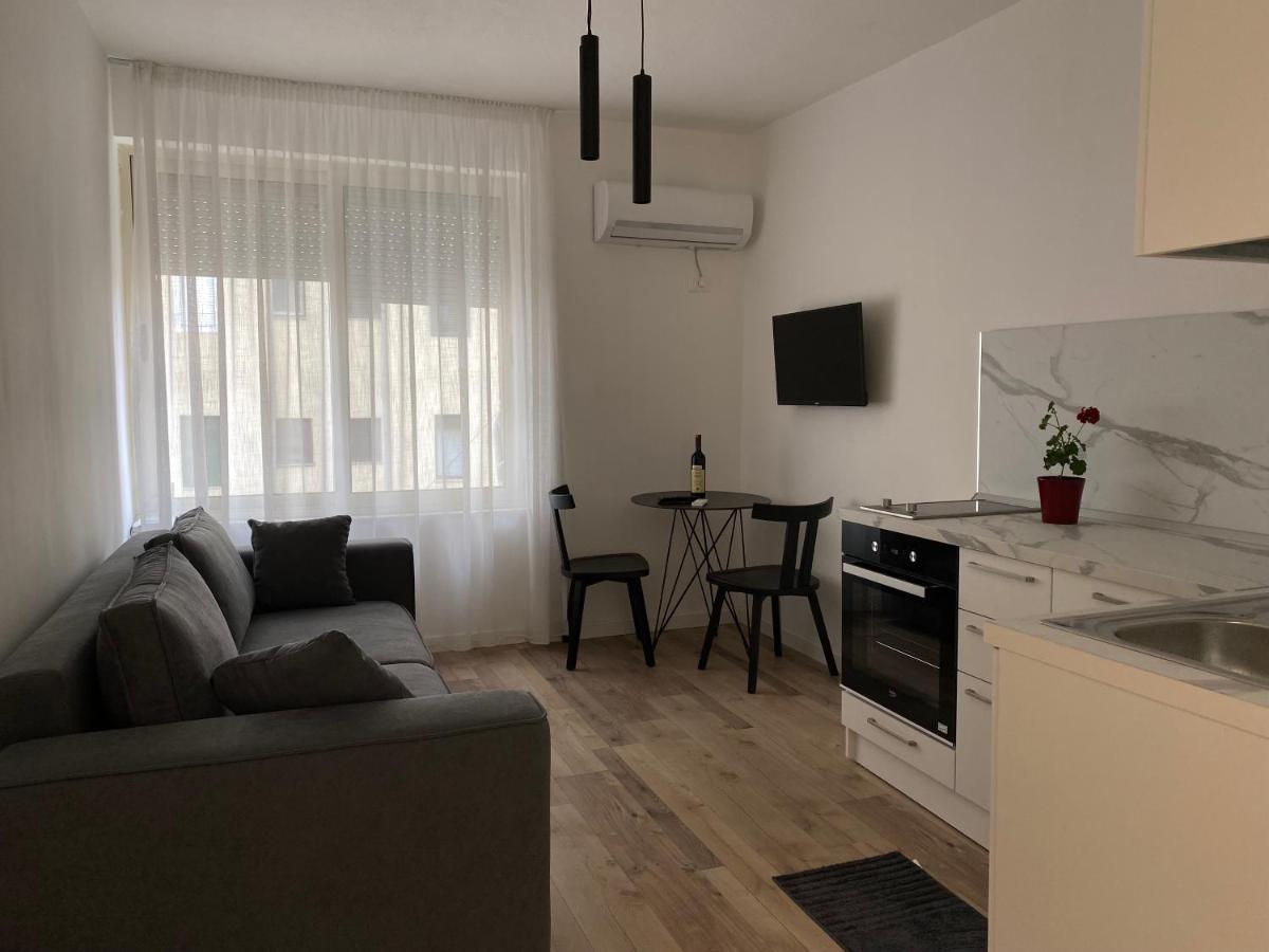 Myslym Shyri'S Apartments Tirana Kültér fotó